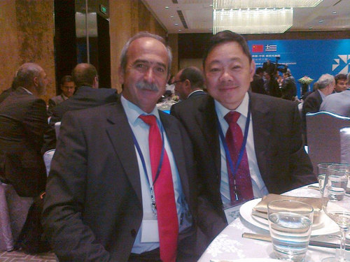 Με τον πελάτη του ΒΑΕΝΙ κ Ji στο γεύμα που παρέθεσε ο Πρωθυπουργός προς τιμήν της επιχειρηματικής αποστολής